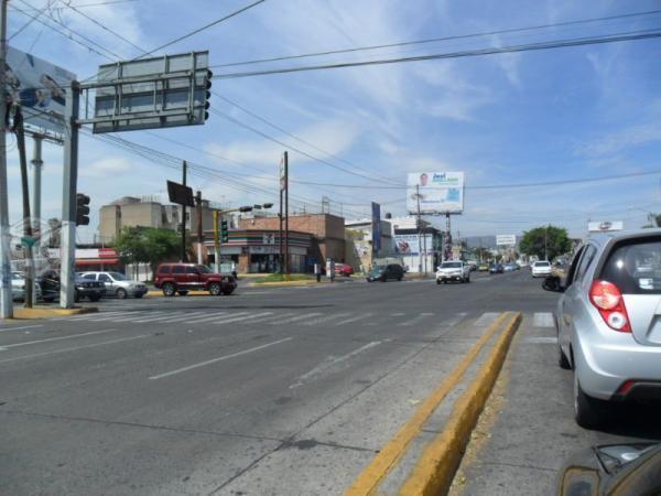 Local avenida patria sobre Mariano Otero