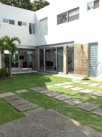 Excelente casa minimalista en ubicadísima privada