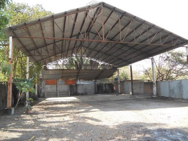 Venta de bodega zona industrial c/ techu