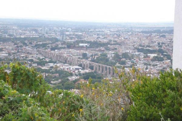 Loma Dorada, Excelente Ubicación