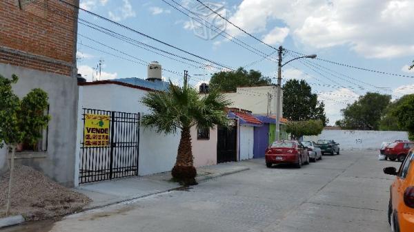 Casa casi en esquina, por morales saucito