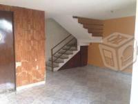 Amplia casa en zona comercial en venta