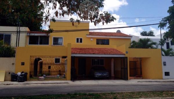 Casa en Montecristo con ALBERCA,cerca de Altabrisa