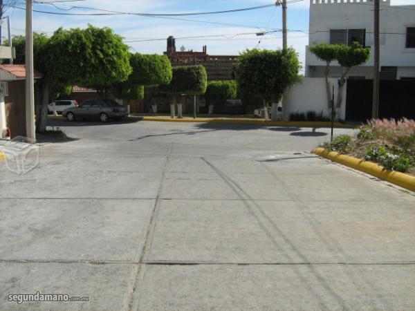 Hermosa casa sola en francc. con vigilancia