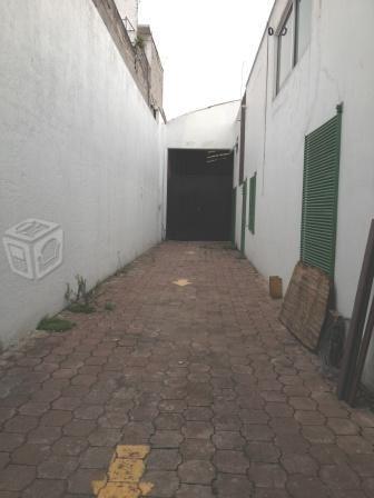 Bodega con Oficinas en la Col. Toriello Guerra