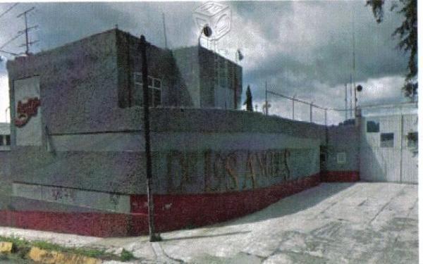 Venta de terreno con nave industrial en colonia ce