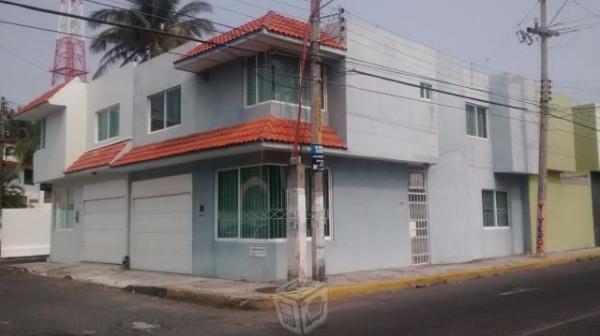 Casa sola residencial en Colonia Lomas Del Mar