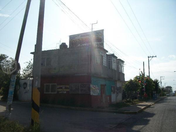 Casa con terreno valdio