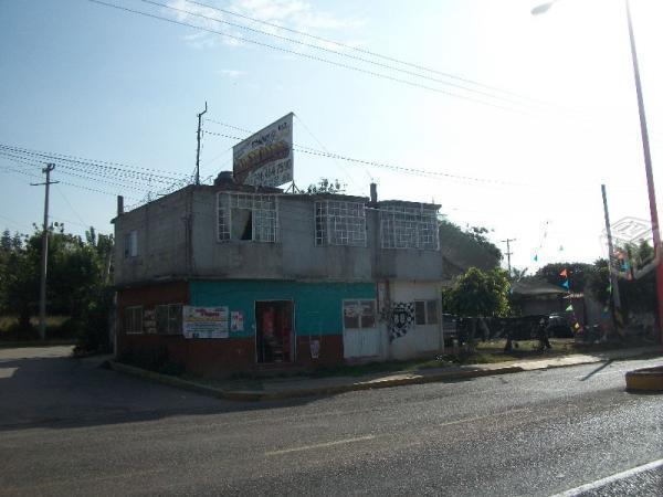 Casa con terreno valdio