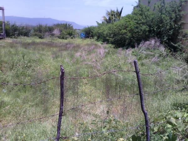 Terreno con construcción cerca de Iguala