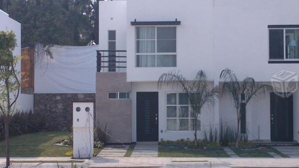 EXCELENTE CASA EN LORETO RESIDENCIAL a 10 min de