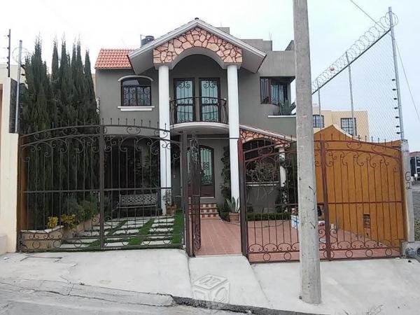 Hermosa casa Fracc Defensores de Puebla Macroplaza