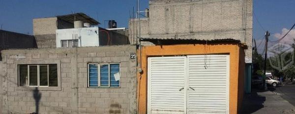 Casa en venta a1o minutos del metro constitucion