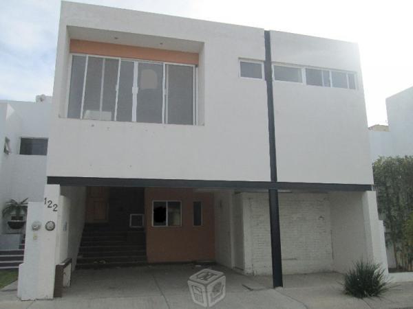 Excelente casa en condomino cerrado