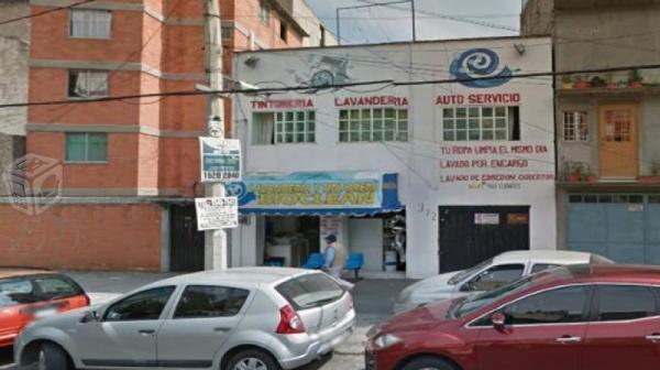 Casa con 2 locales en Colonia Doctores,