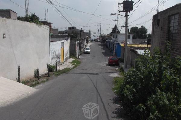 Terreno en esquina sobre calle principal