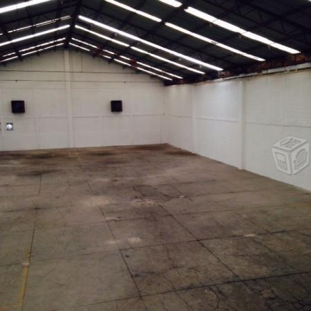 Bodega 800m2 en conjunto de bodegas