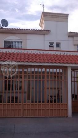 Casa En Venta En Privada Con Áreas Verdes, Áreas