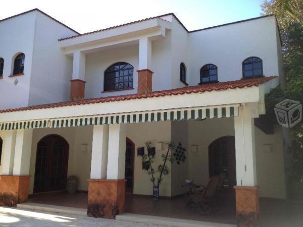 Preciosa Residencia con Piscina en La Ceiba