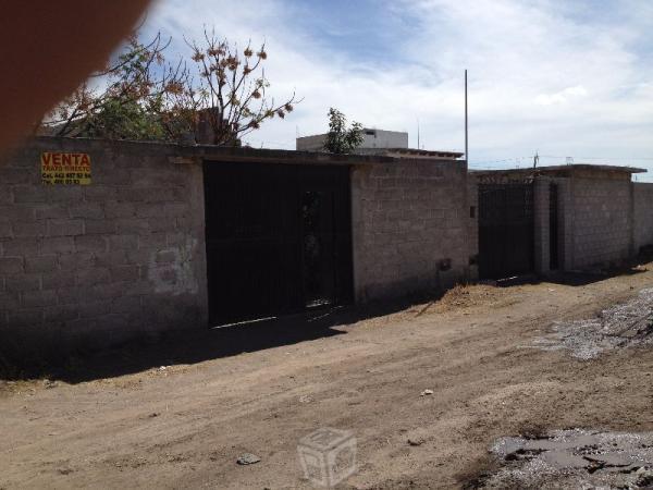 Terreno con 2 cuartos baño completo aeropuerto