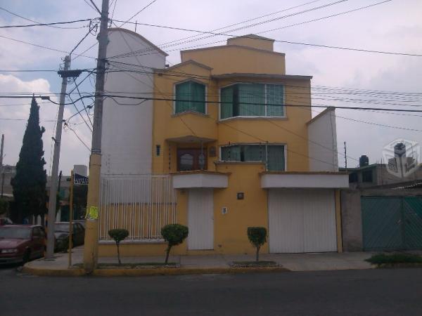 Casa en Jardines de Morelos Seccion Lagos