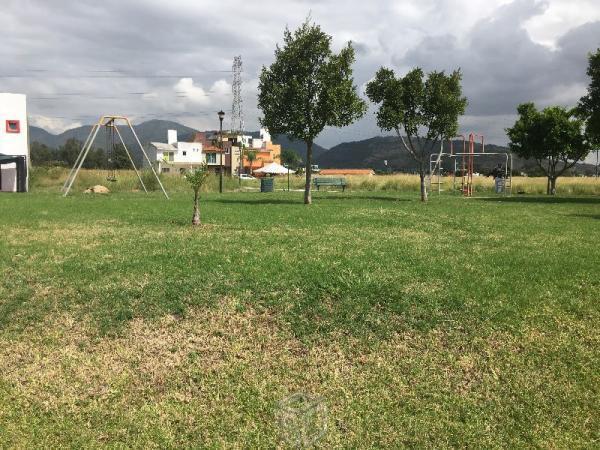 Amplio terreno en campo sur