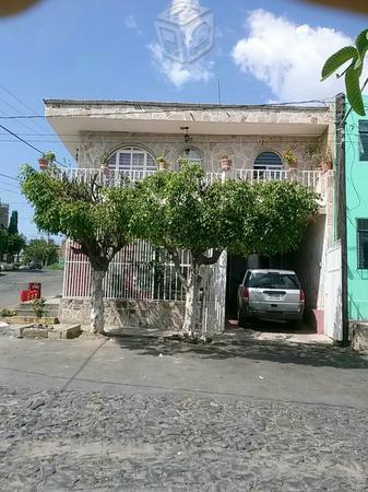 Casa con negocio buenas ventas