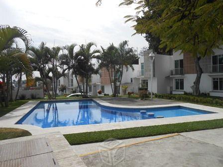 Estrene casa dos niv, cond con alberca,