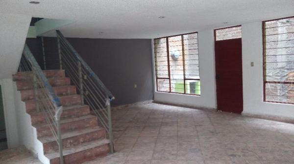 Rento casa en Ampliación Culhuacán