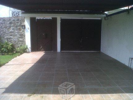 Casa remodelada con amplio patio