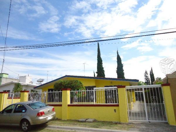 Casa grande en jurica privada con vigilancia