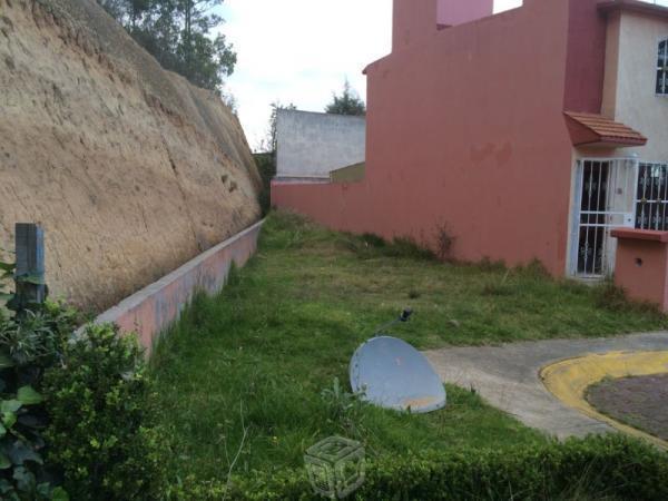 Casa privada con terreno excedente real del bosque