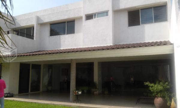 Hermosa Casa en Hacienda Santa Fe a un lado IBERO