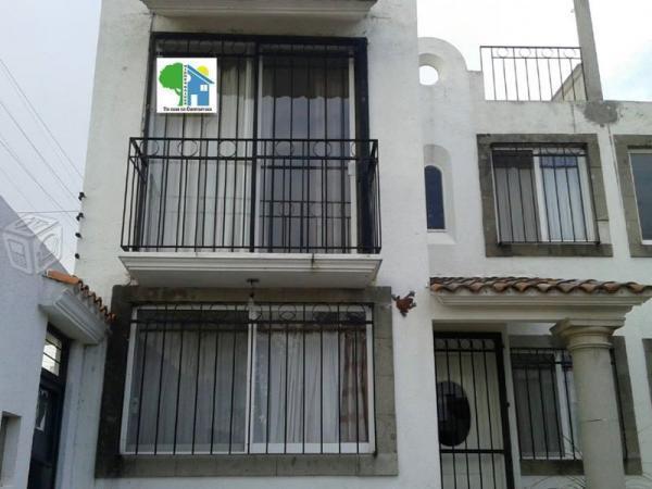 Bonita casa en condominio Tzompantle con alberca