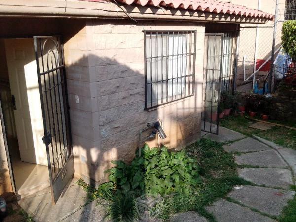 Casa en Lomas de Ahuatlán lista para vivirla