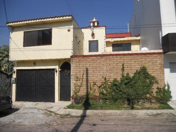 Residencia en privada con estricta vigilancia