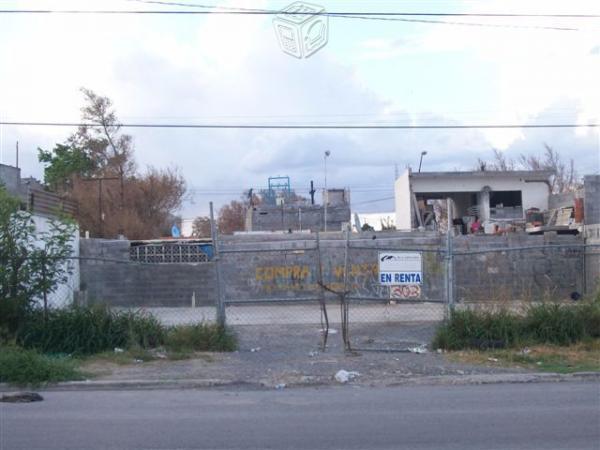 Renta de Terreno Comercial en Avenida los Pinos 3