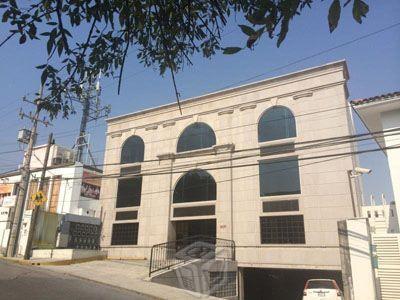 Edificio en centro de . colonia obispado