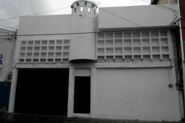 Bodega en renta dos niveles con elevador 500 kg