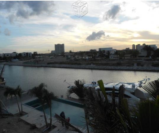 Residencia frente Mar con Muelle en Puerto Cancun