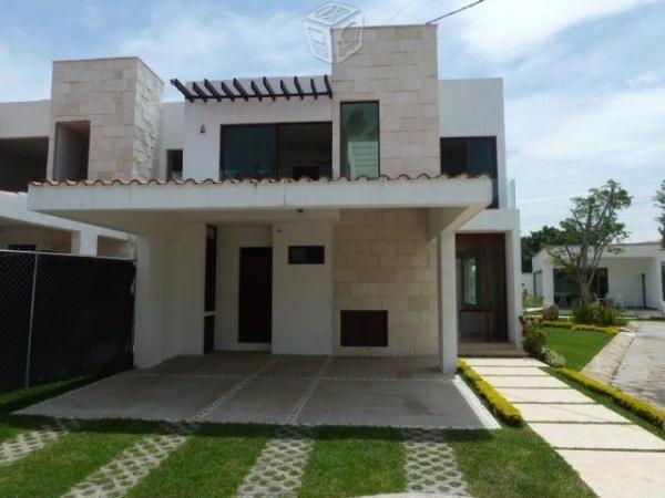 ESTRENE casa con: ALBERCA, CANCHA TENIS, JACUZZI