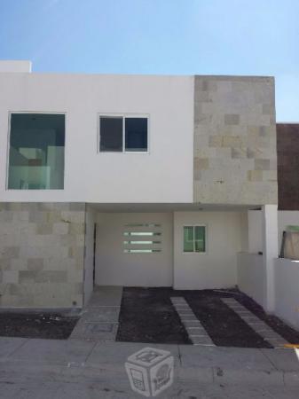 Amplia casa con excelente ubicación 3 habitaciones