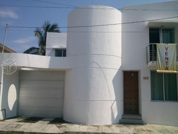 Casa ubicadisima,buena arquitectura constructiva