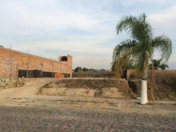 Terreno con escrituras frente a famosa Hacienda O