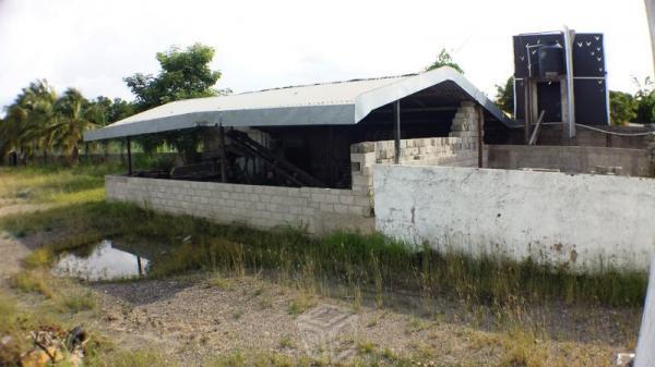 Terreno con espacio de bodega un lado aeropuerto