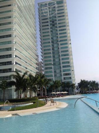 Super condominio peninsula