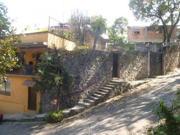 Casa con departamento junto al bosque de