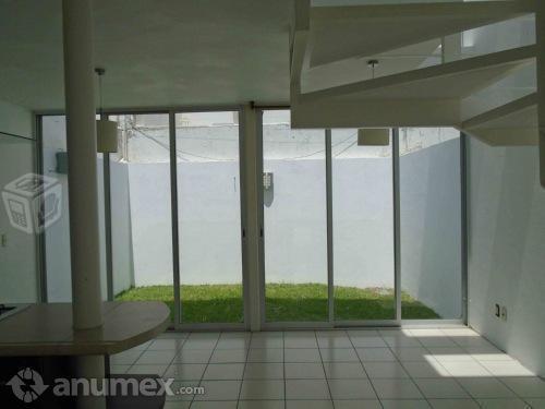 X Centinela. 2hab, estar tv, 2.5wc, amplio jardin