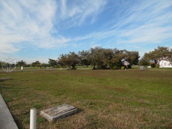 Terreno con campo de golf