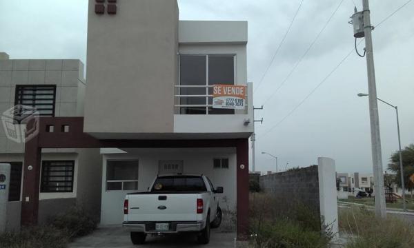 Casa en esquina Privadas de Santa Rosa